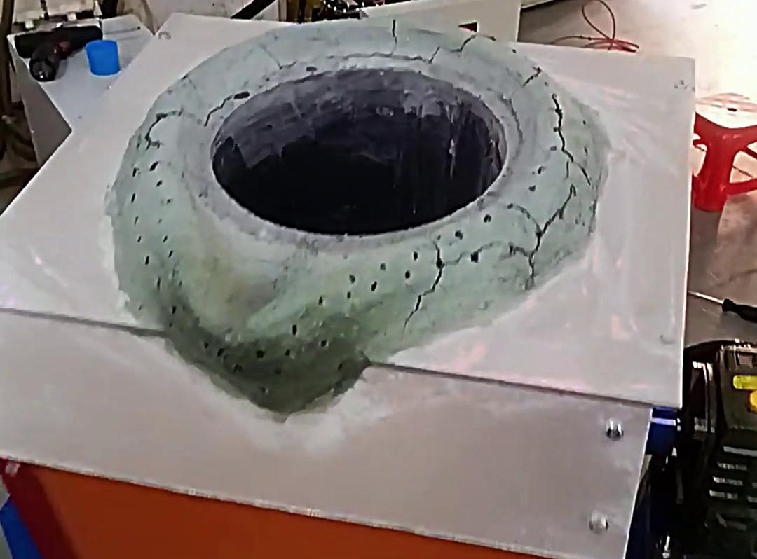 香蕉视频在线观看免费 5 公斤小型高频熔炼炉:380V 三相电驱动,坩埚 / 手摇倾倒双模式适配多场景(图3) 香蕉视频在线观看免费 5 公斤小型高频熔炼炉:380V 三相电驱动,坩埚 / 手摇倾倒双模式适配多场景(图3)